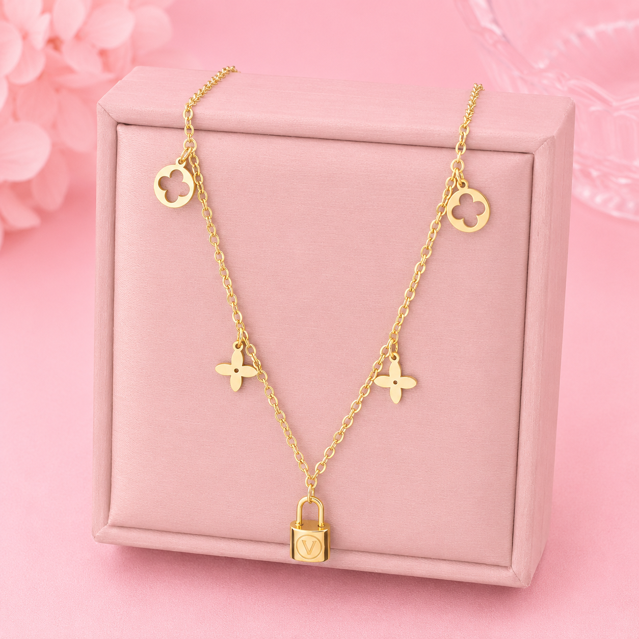 Collier Keza