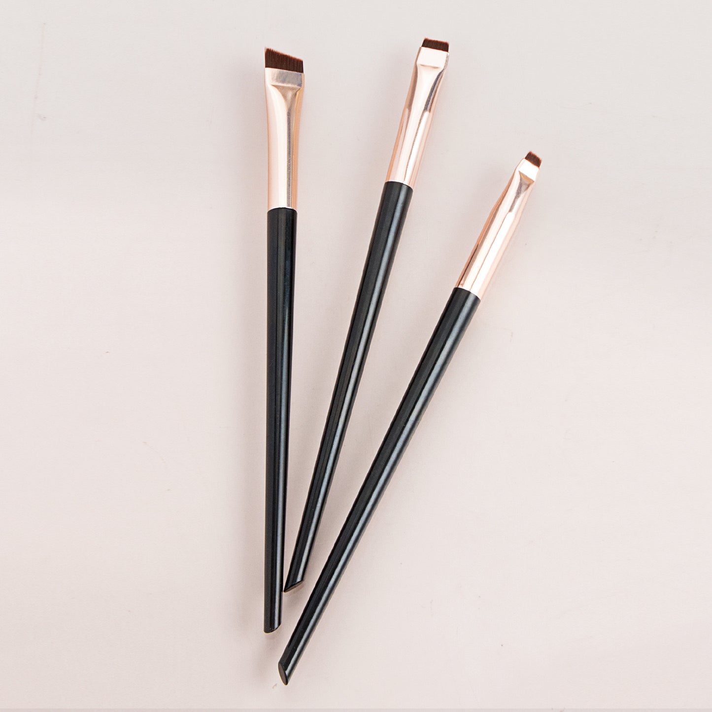 Pinceaux fin sourcils ou eye-liner