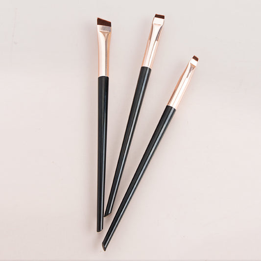 Pinceaux fin sourcils ou eye-liner